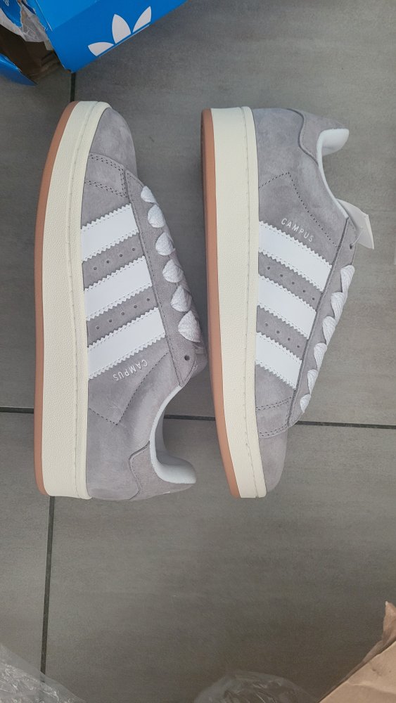 Adidas campus