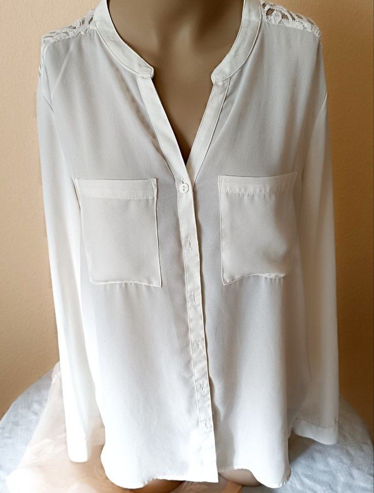 Bluse mit Spitze