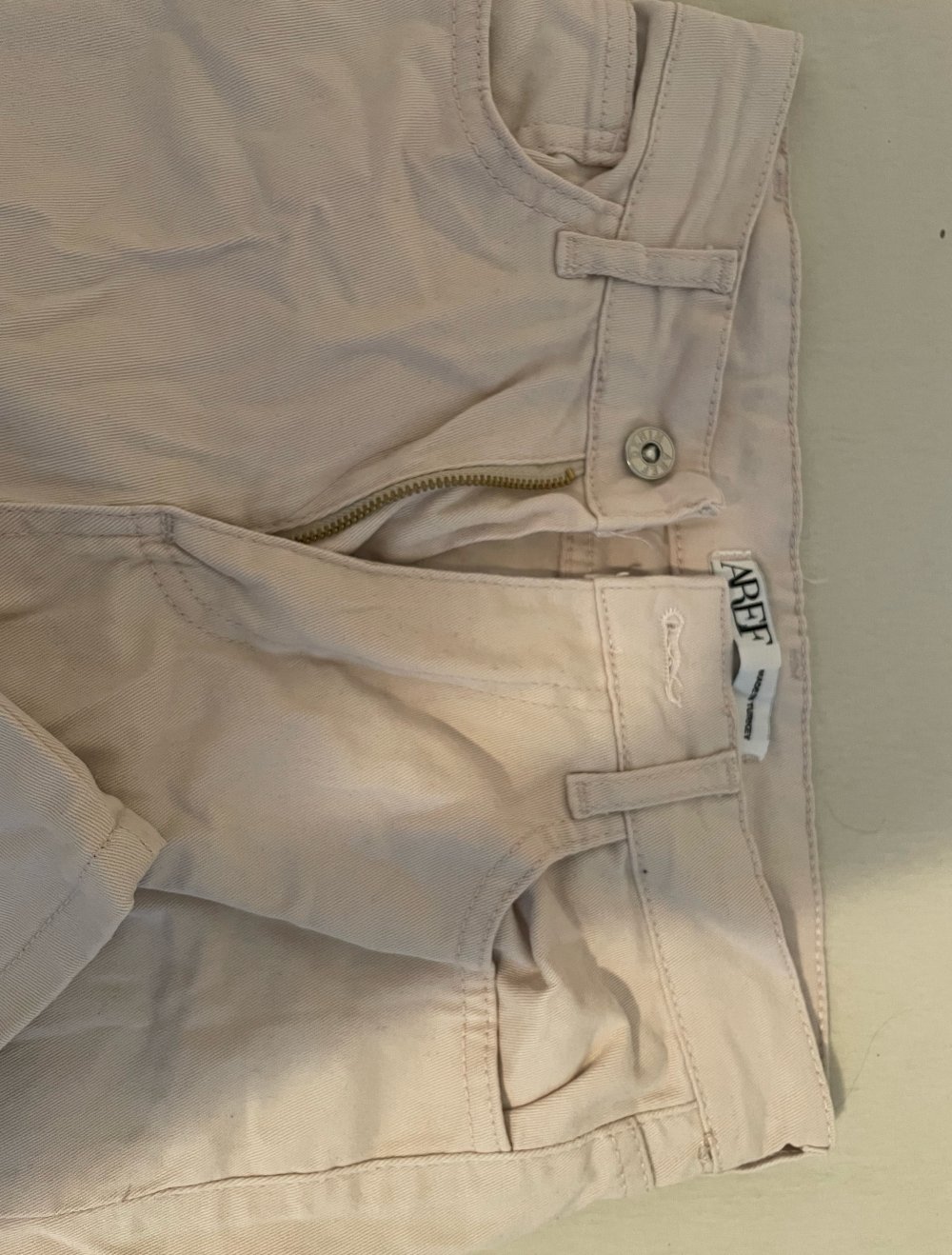 Beige Hose, ungetragen