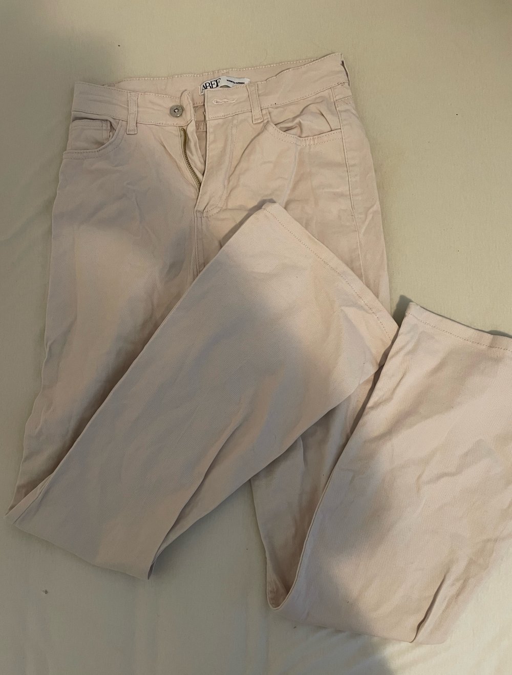 Beige Hose, ungetragen