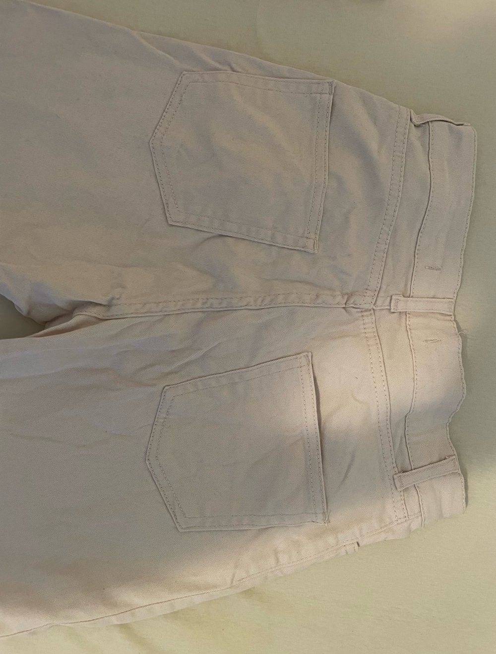 Beige Hose, ungetragen