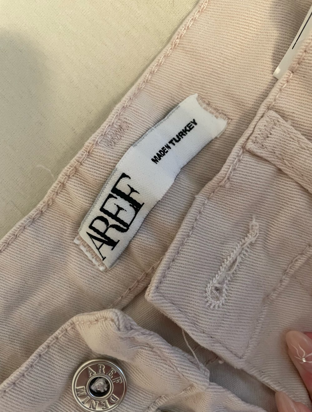 Beige Hose, ungetragen