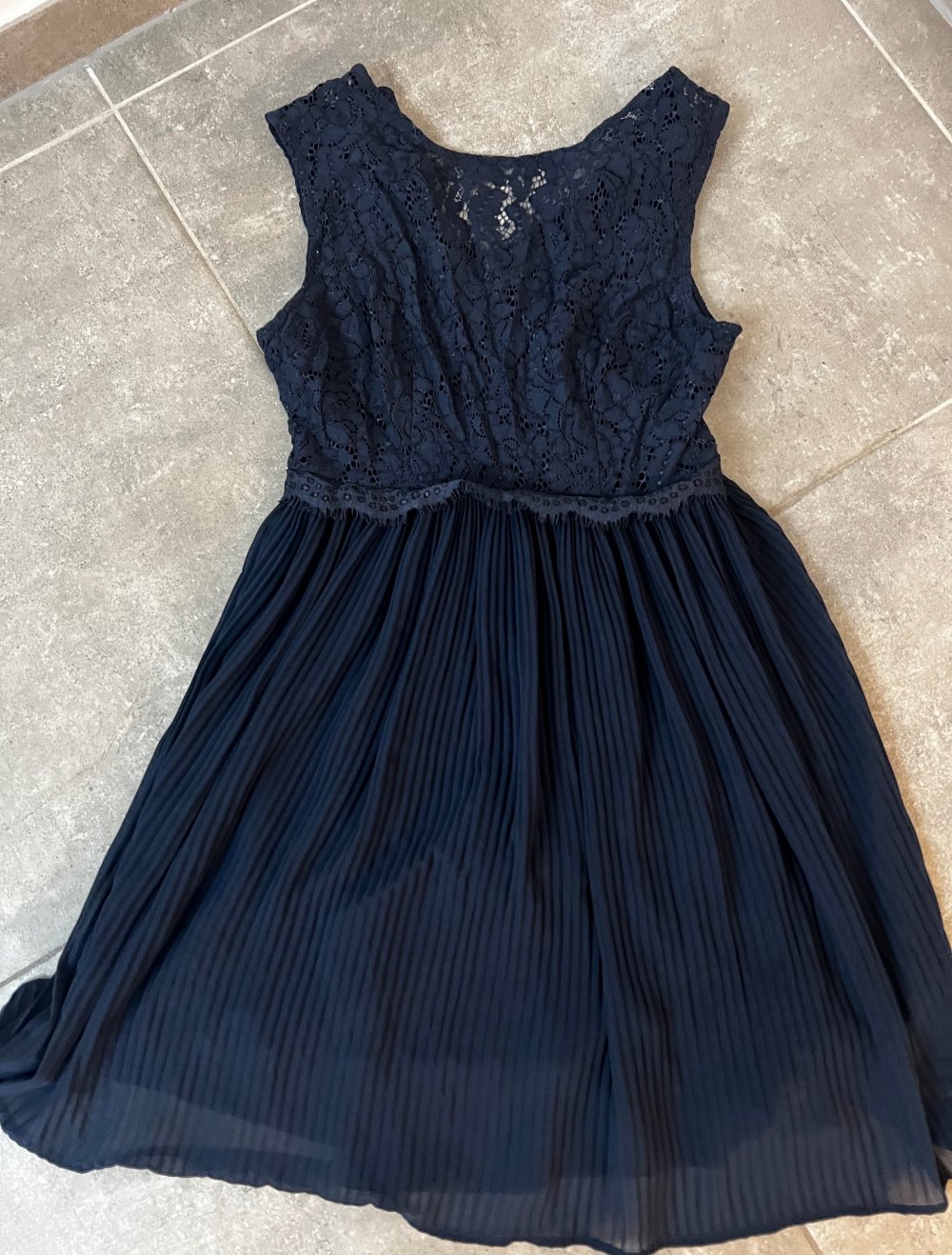 feierliches Kleid