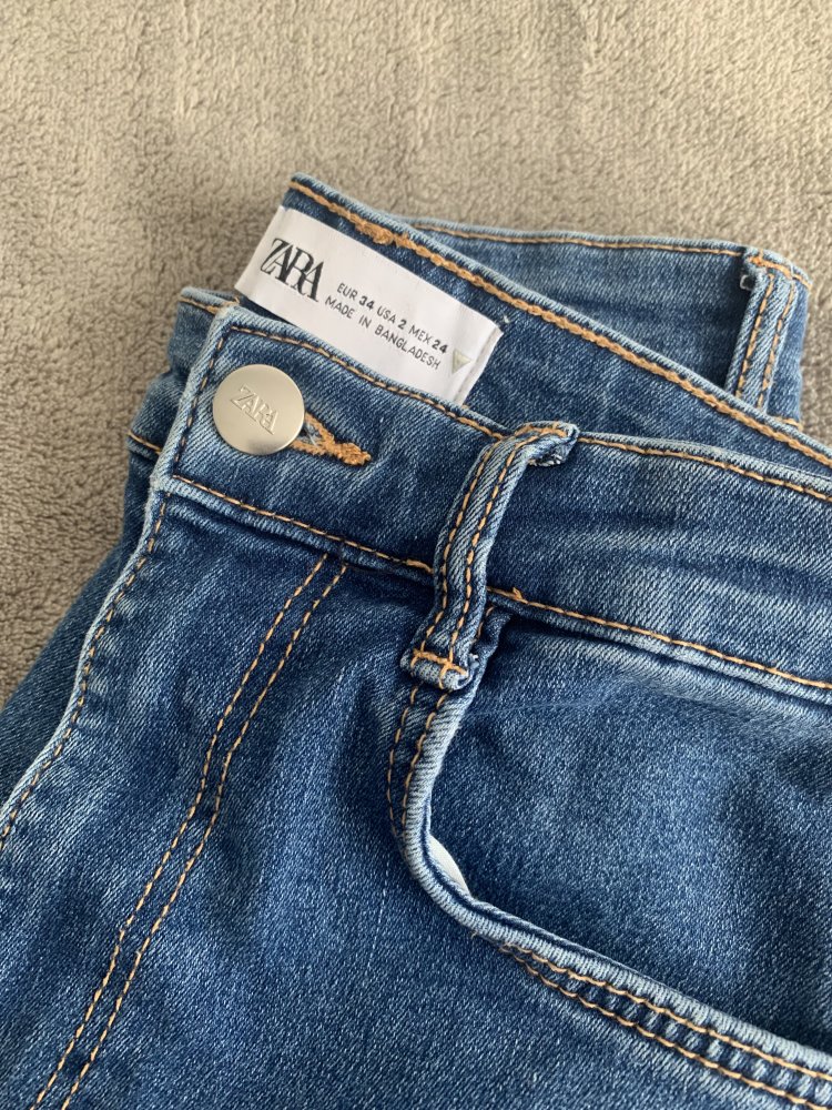 Zara Röhrenjeans 