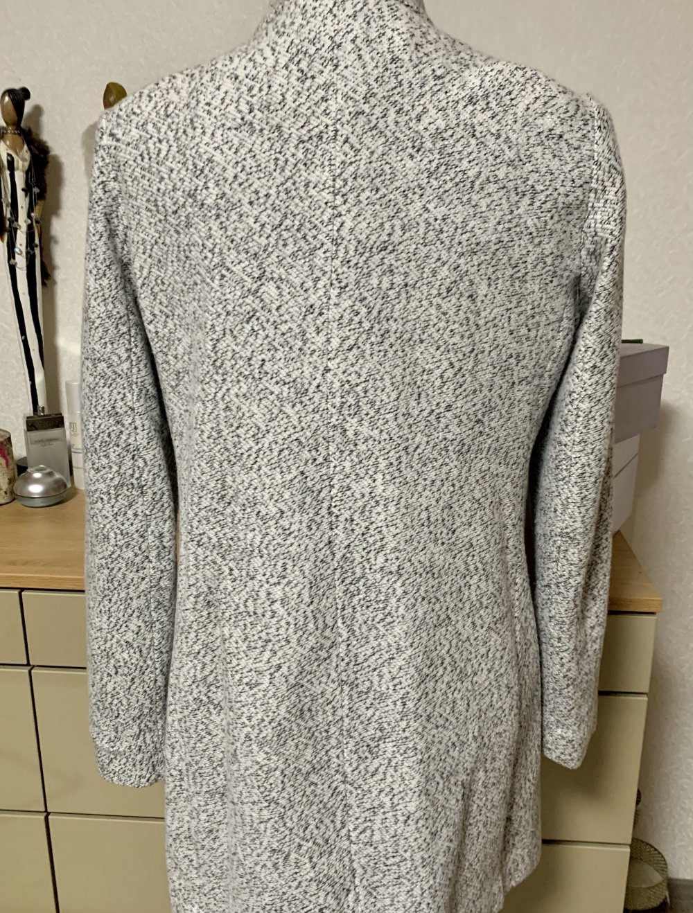 Neuwertiger toller Mantel - Jacke - von Stradivarius - Gr 40 - 42