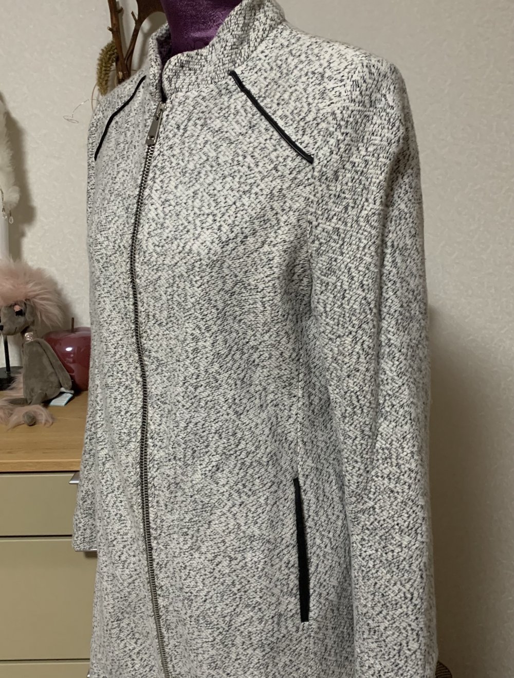 Neuwertiger toller Mantel - Jacke - von Stradivarius - Gr 40 - 42