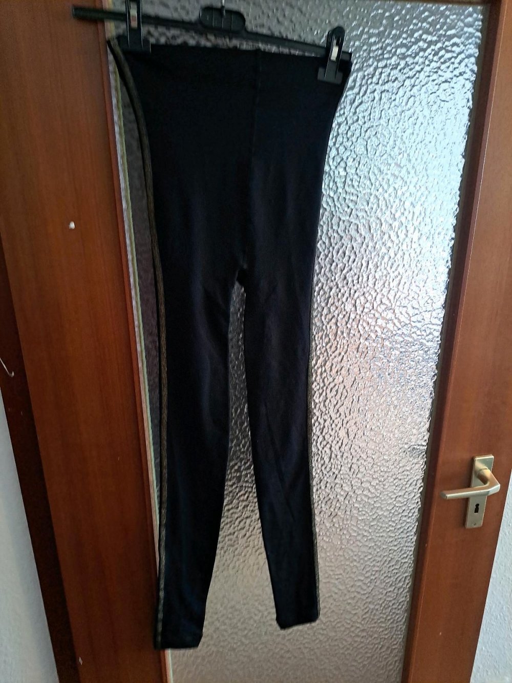 damen strumpfhose oder leggins mit goldstreifen an der seite gr.M 