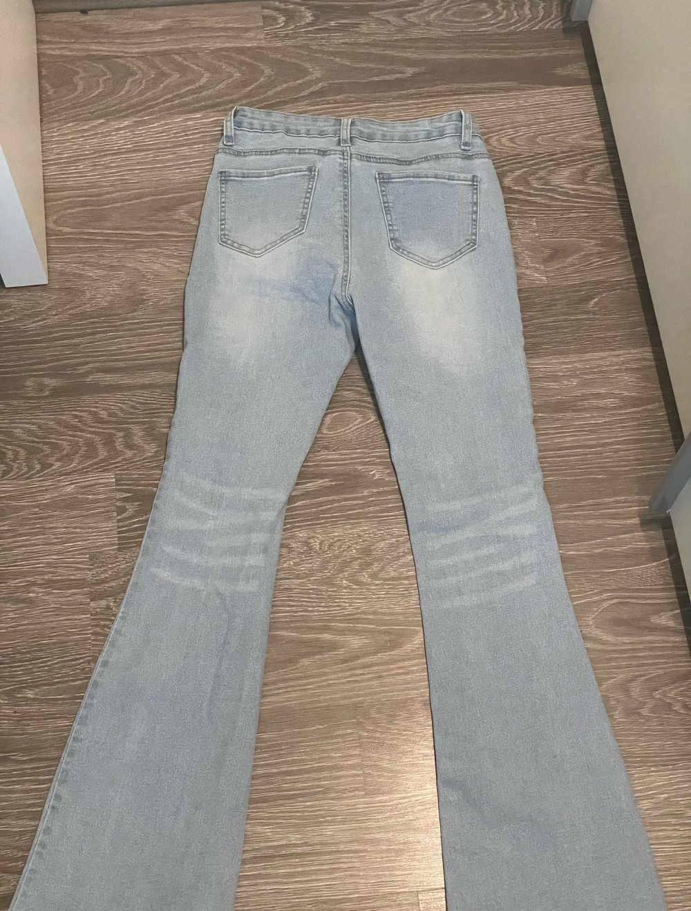 SHEIN flared Jeans helle Waschung