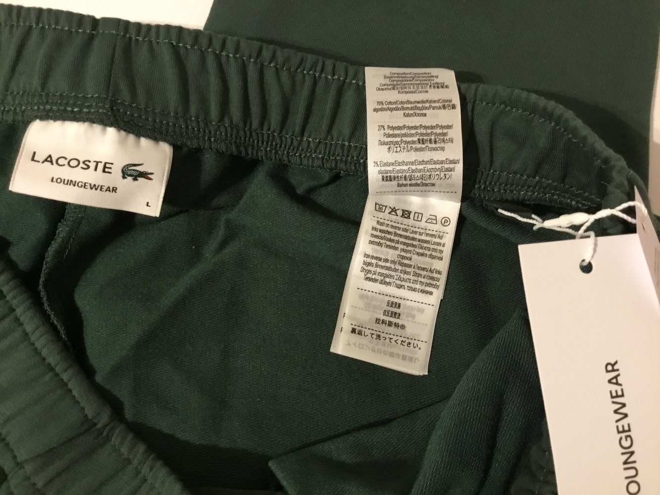 Neu! Freizeit-Hose von Lacoste in dunkelgrün, Gr. L