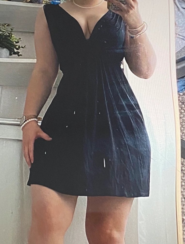 schwarzes schönes Kleid
