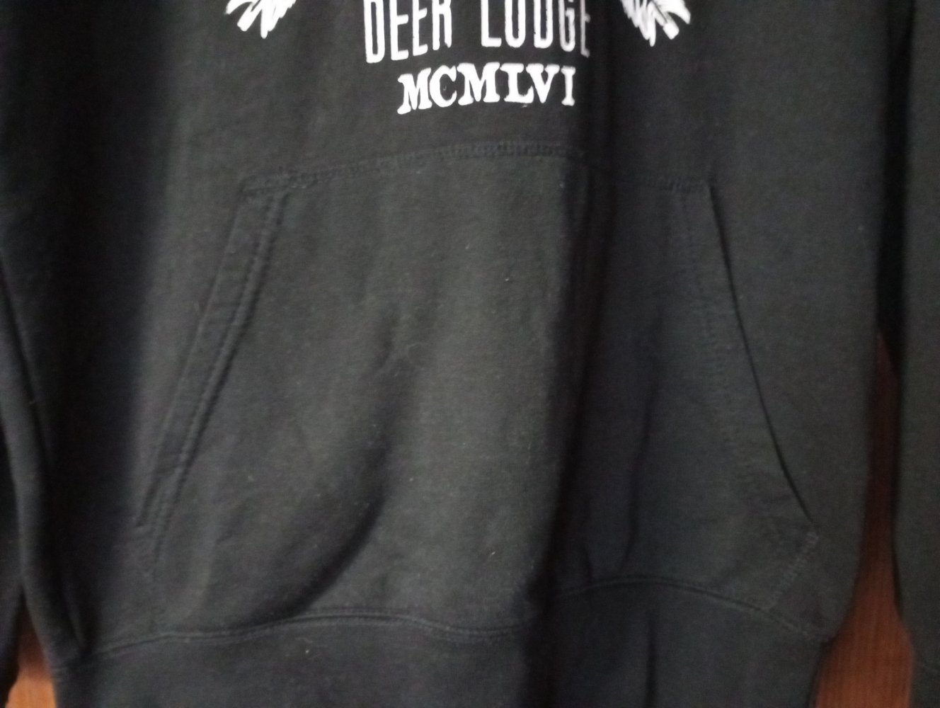 Schwarzer Hoodie