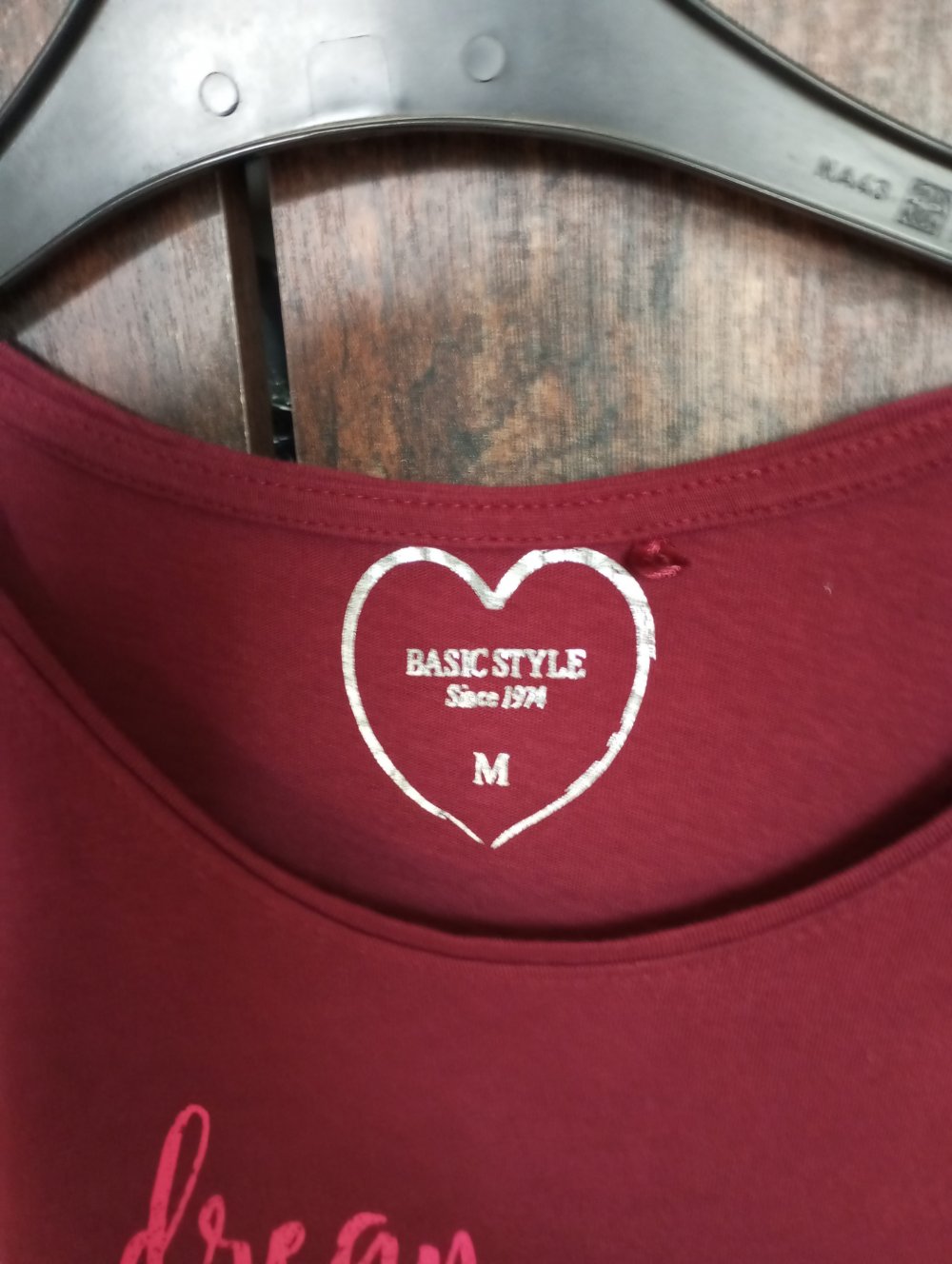 Weinrotes Shirt