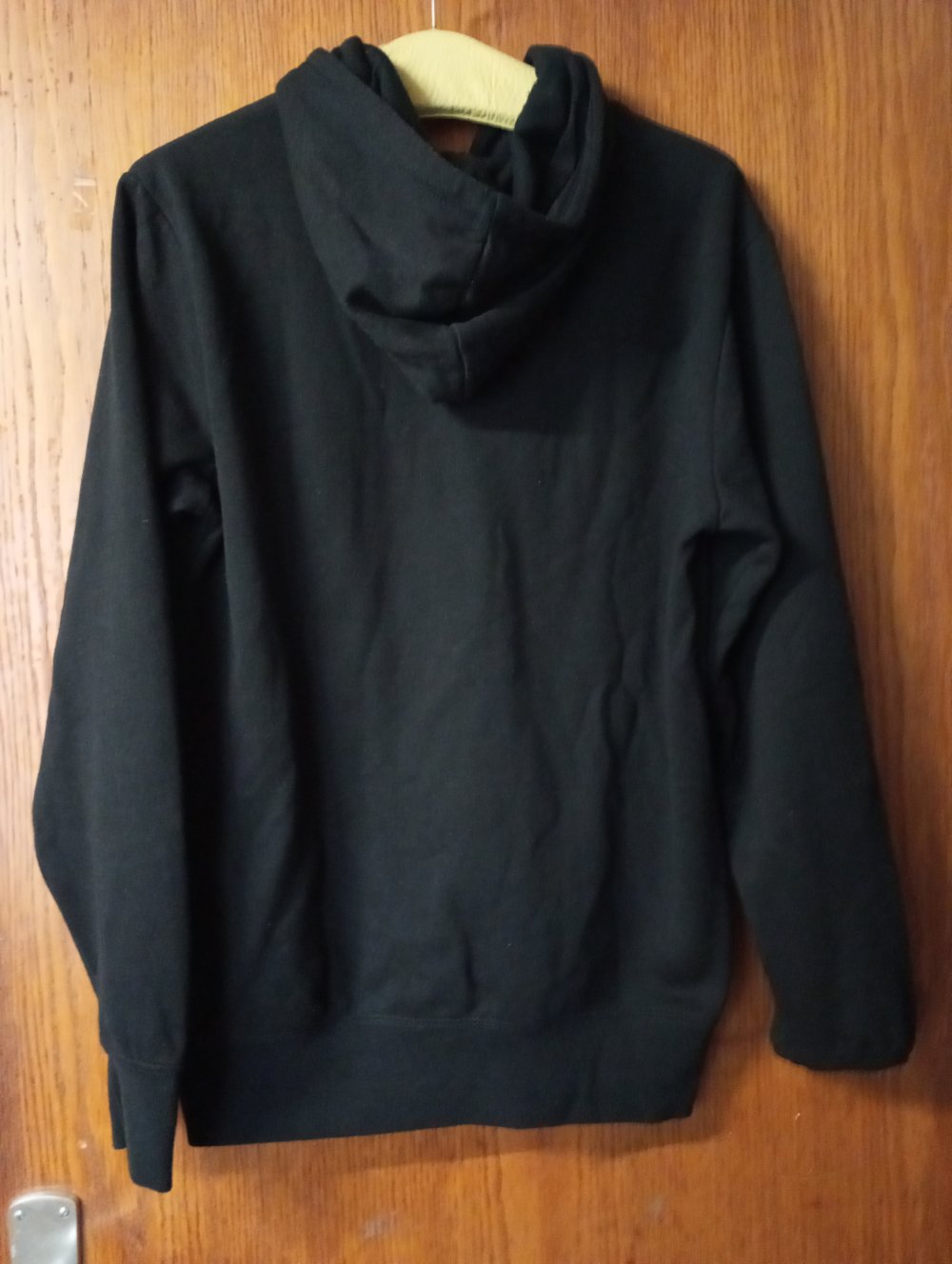 Schwarzer Hoodie