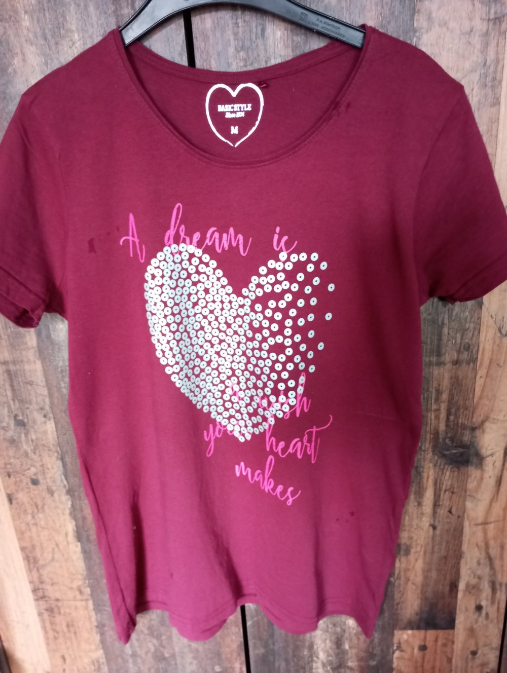 Weinrotes Shirt