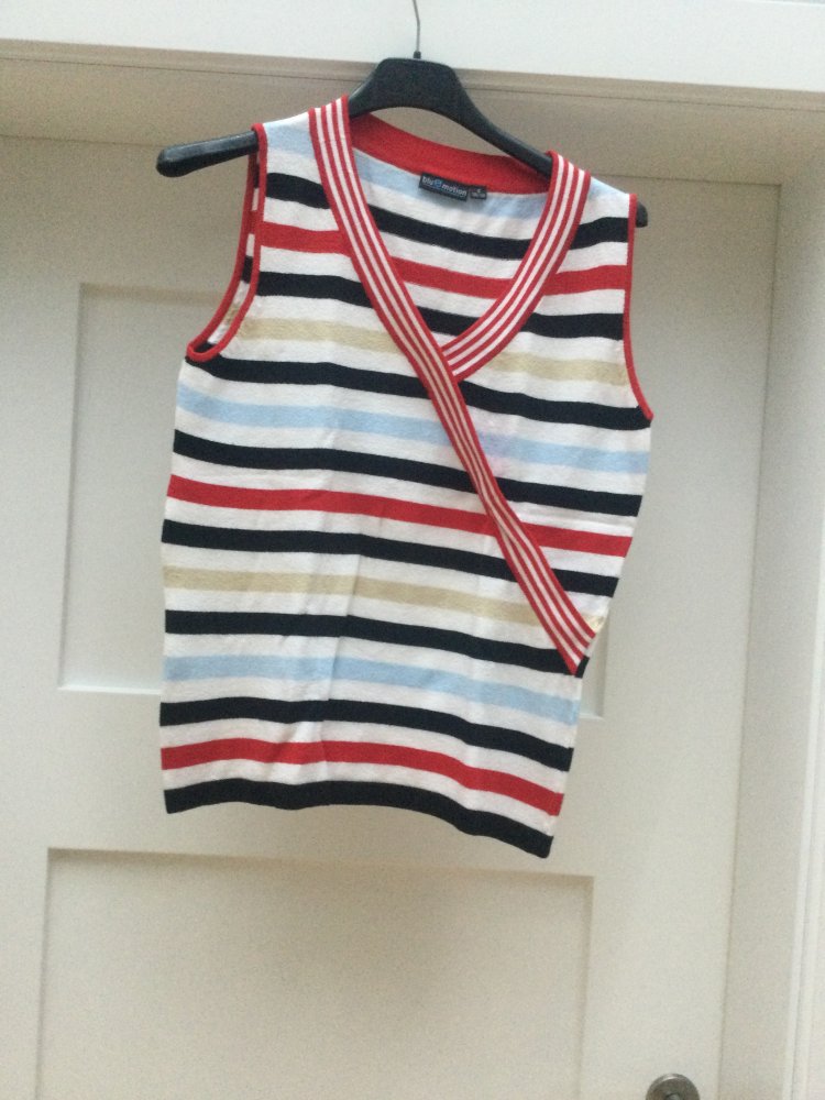 Pulli im Marinestil