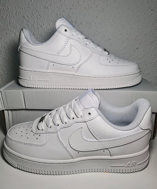Nike Air Force 1 07 weiß Größe 38 / 39 / 40 Neu