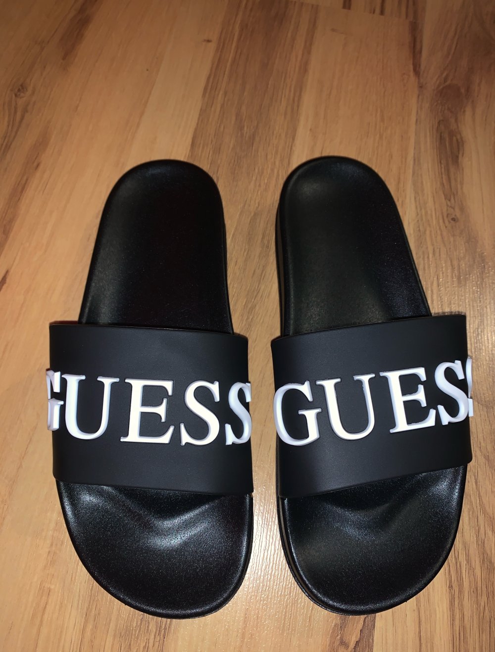 Guess Schlappen / Sandalen