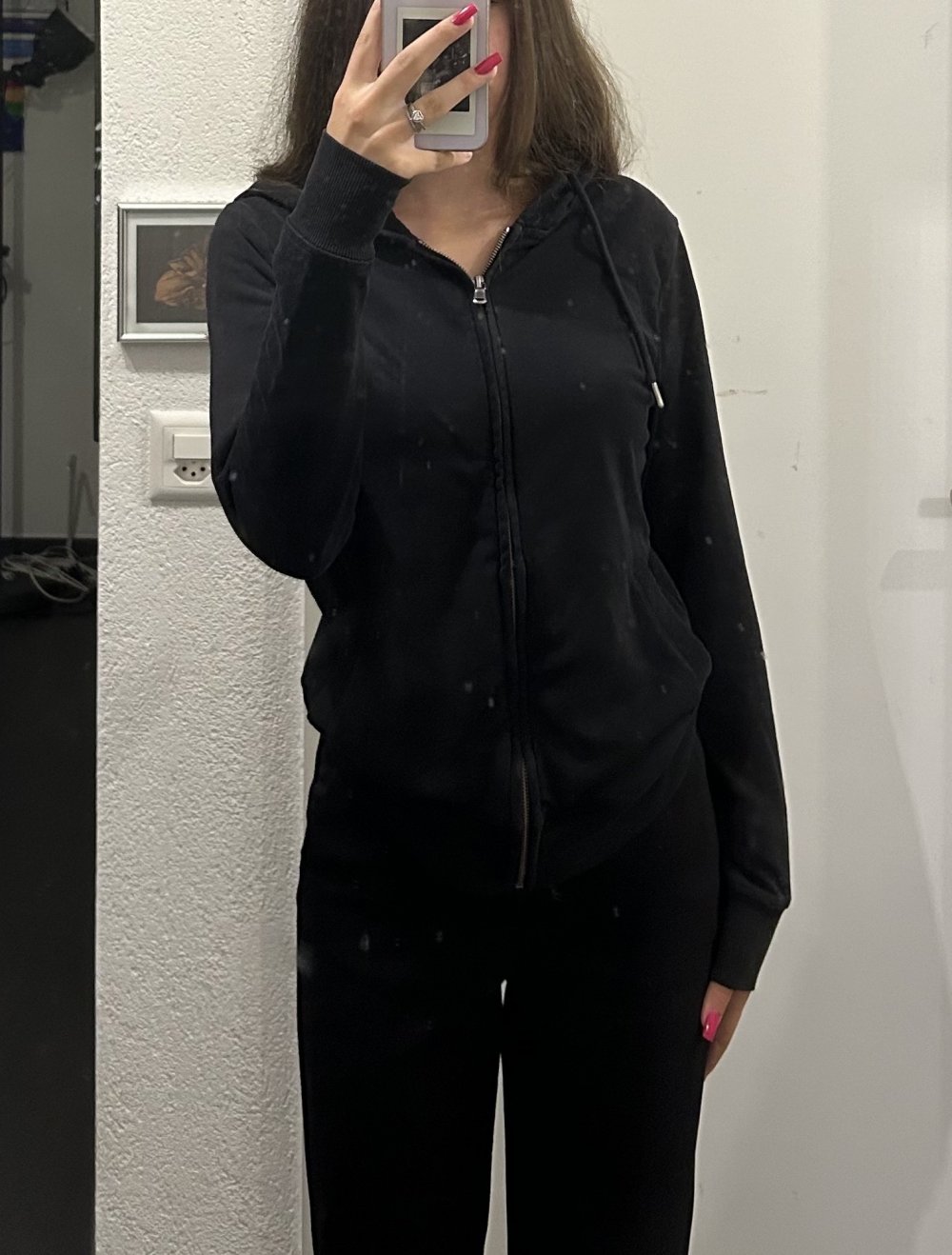 schwarzer Pullover