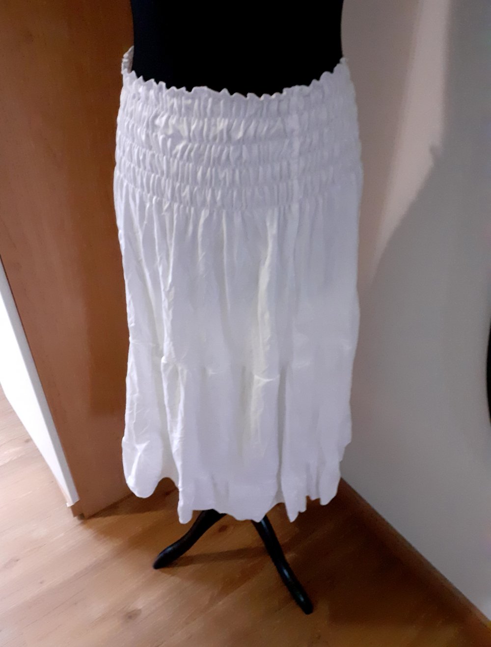 Mina weißer Sommerrock 40 Stretch Maxilänge Maxirock Lang Hohe Taille Lagenweise Rüschen Saum Einfarbig Strandrock A-Linie Ohne Druck Loose Faltenrock Elegant Luftig Stretch Vielseitig