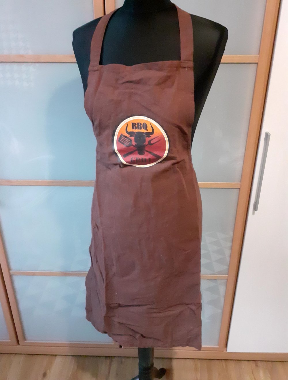 Grillschürze BBQ braun 100% Baumwolle Kochschürze Küchenschürze 
Bei 40 Grad Waschmaschinenwaschbar 
Unisex