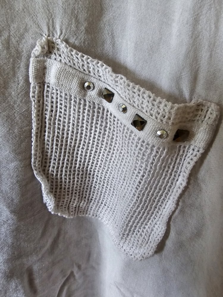 Graubeiges Oberteil von Tredy, Basicteil mit wenig Glitzer Gr. 46