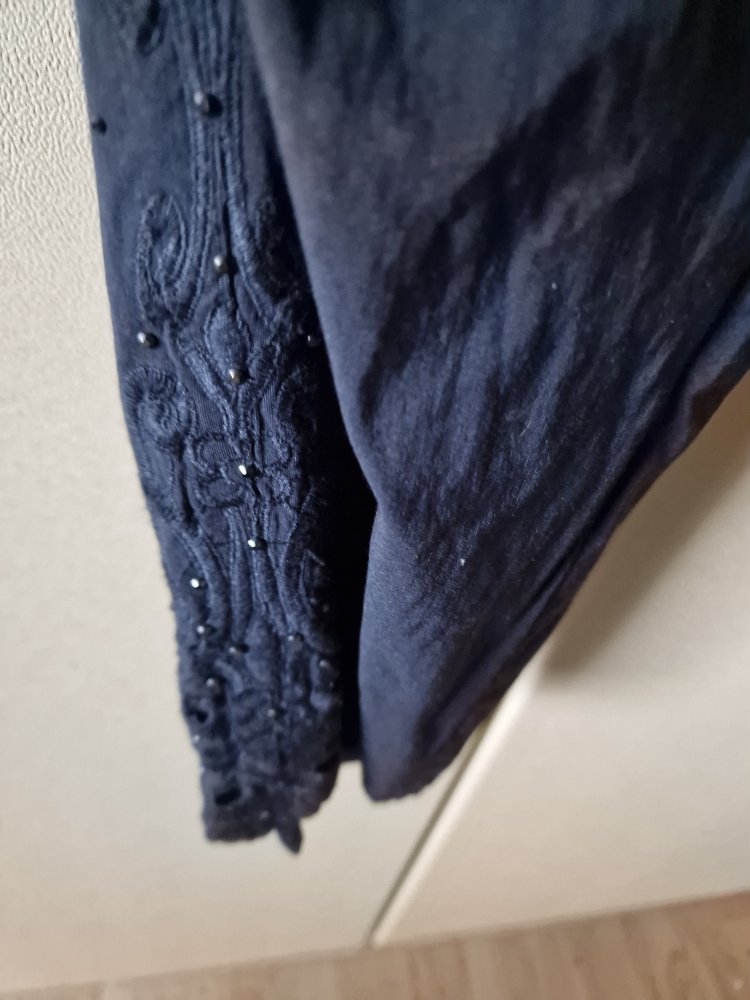 Dunkelblaue Bengalin von Tredy Gr. 44