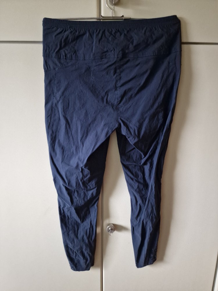 Dunkelblaue Bengalin von Tredy Gr. 44