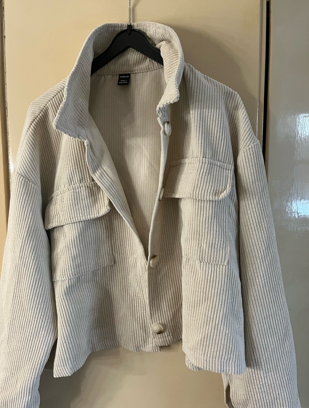 Jacke beige mit Kord Pattentasche