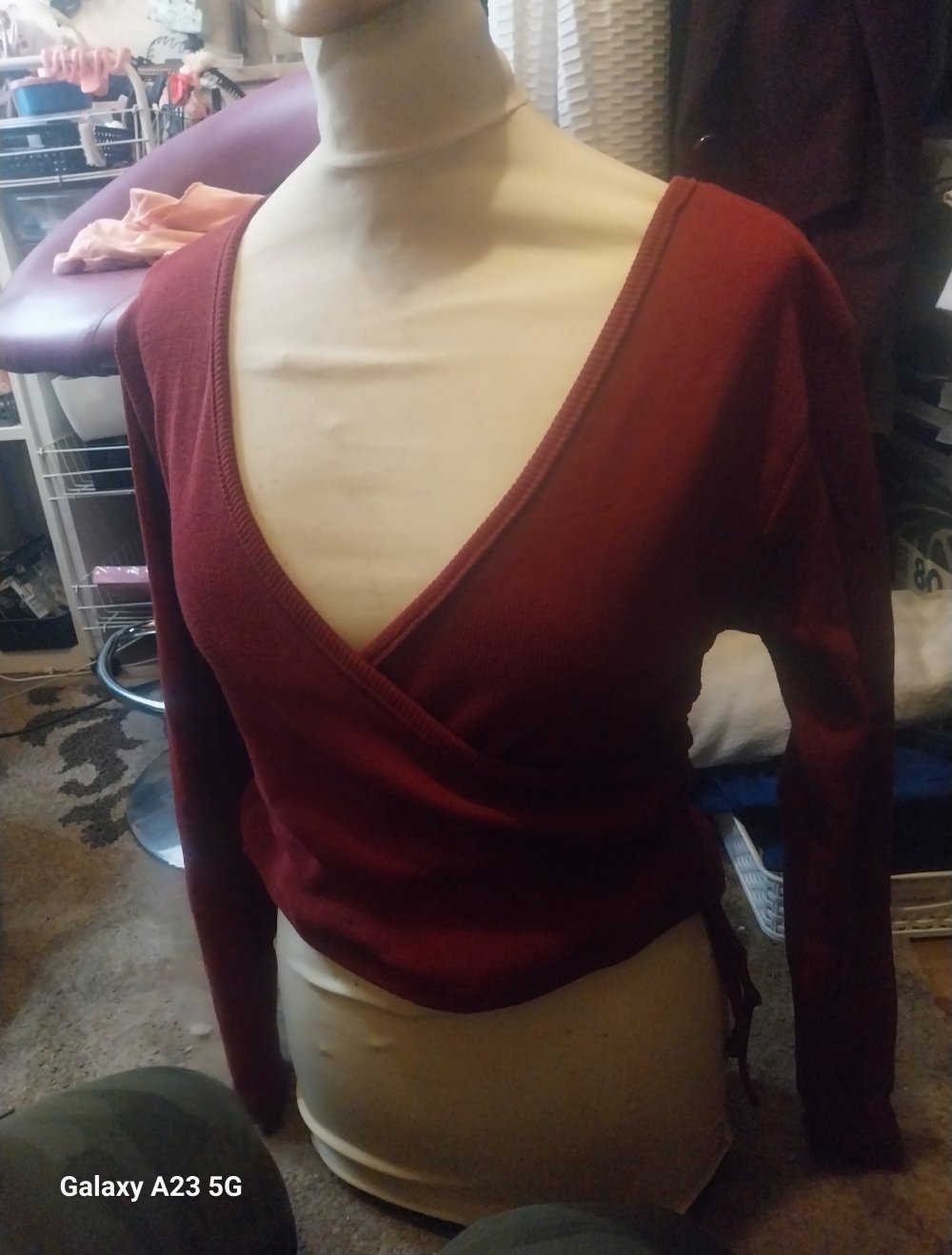 rotes langarmshirt