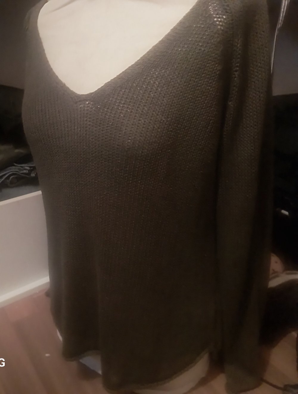 khaki farbener strickpulli