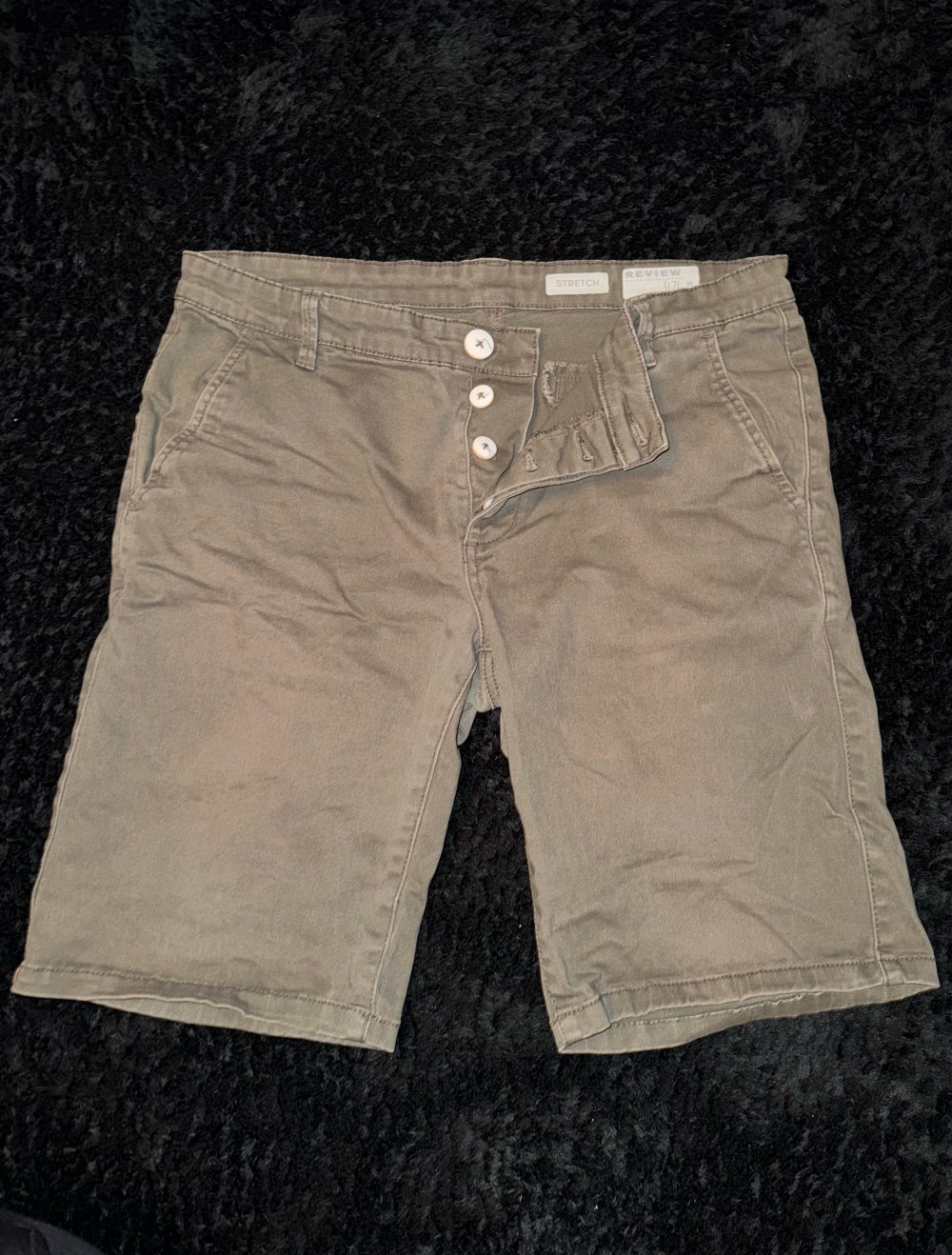 Review Shorts