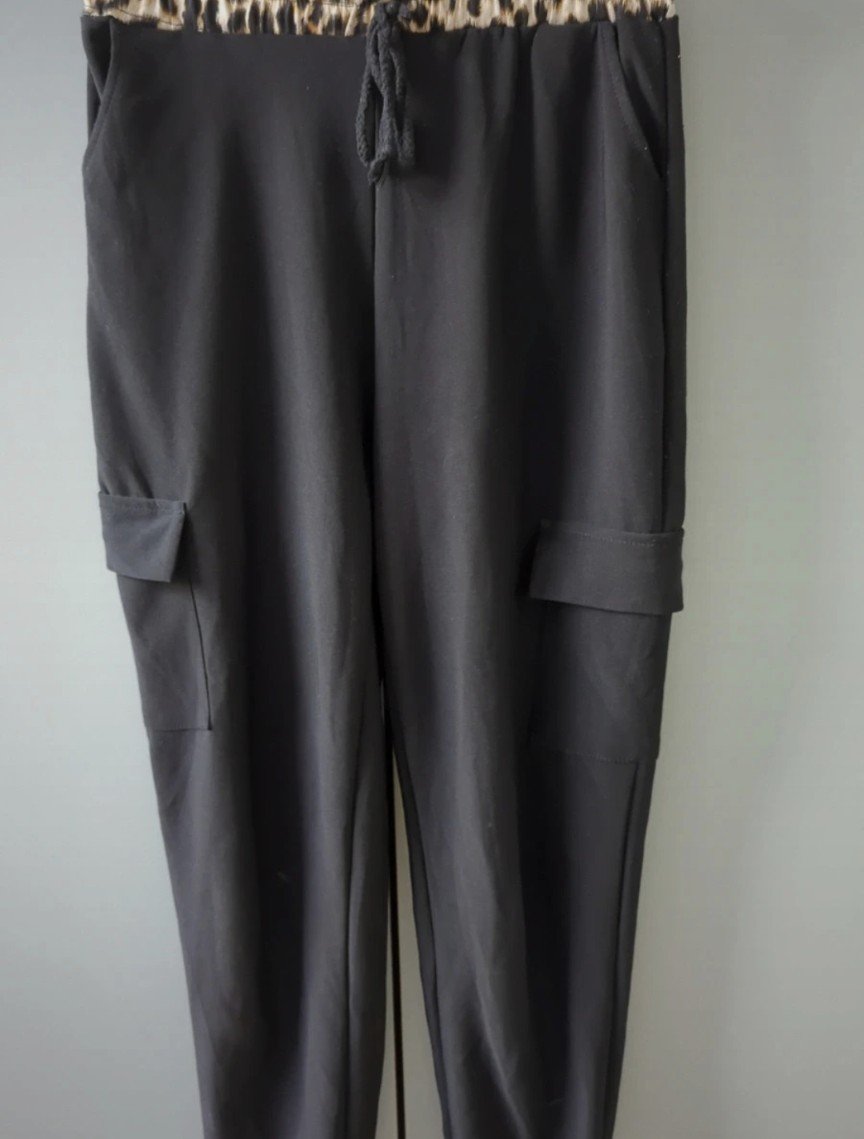 Schwarze Hose mit Seitentaschen Gr.38