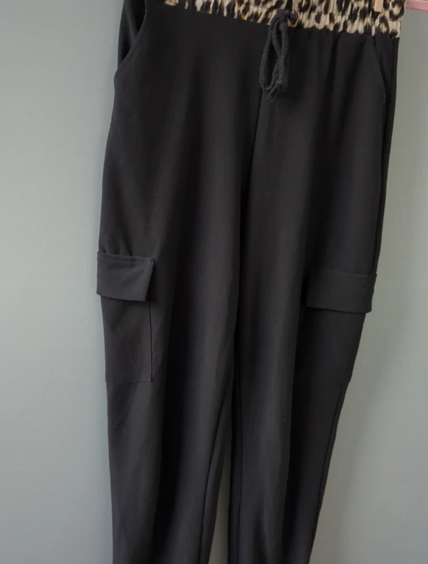 Schwarze Hose mit Seitentaschen Gr.38