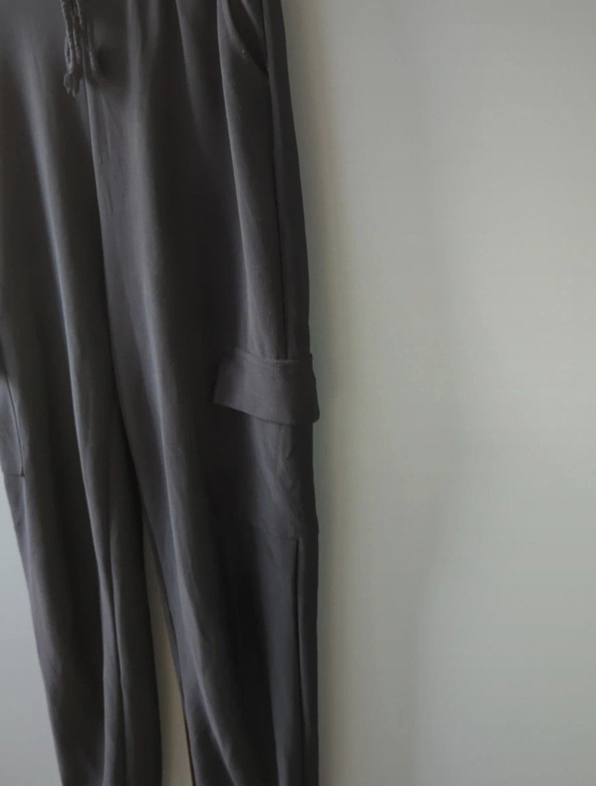 Schwarze Hose mit Seitentaschen Gr.38