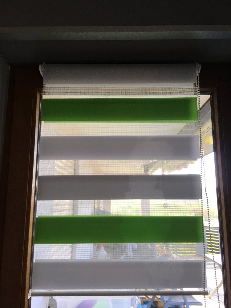 Fensterrollo ohne Bohren, grün/grau/weiß gestreift