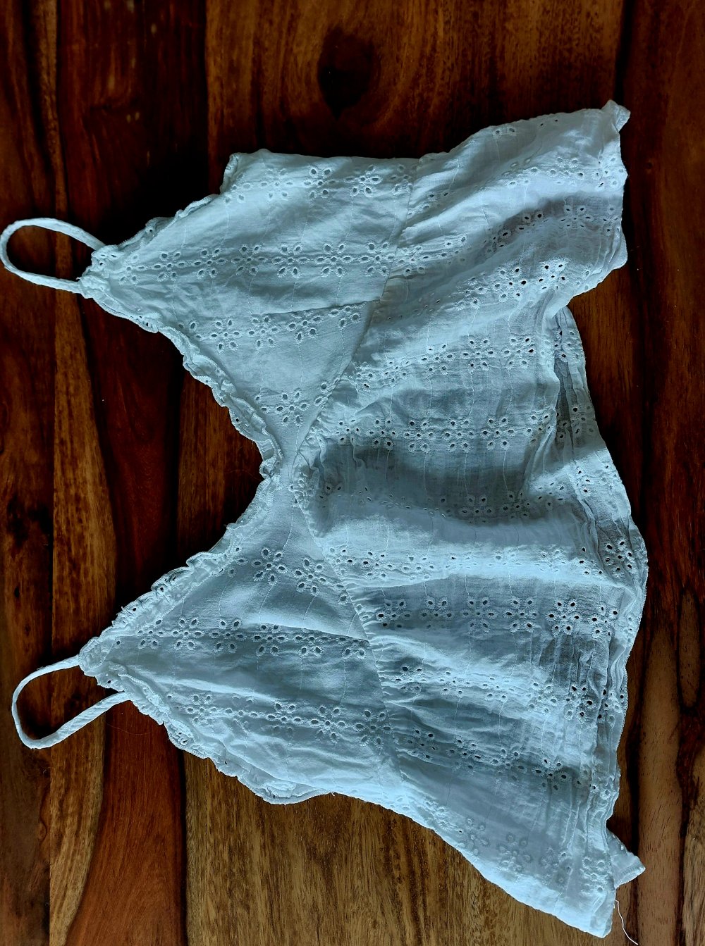 Weißes Spitzenoberteil Croptop 