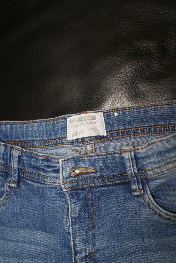 Mädchen Jeans hell blau Größe 152