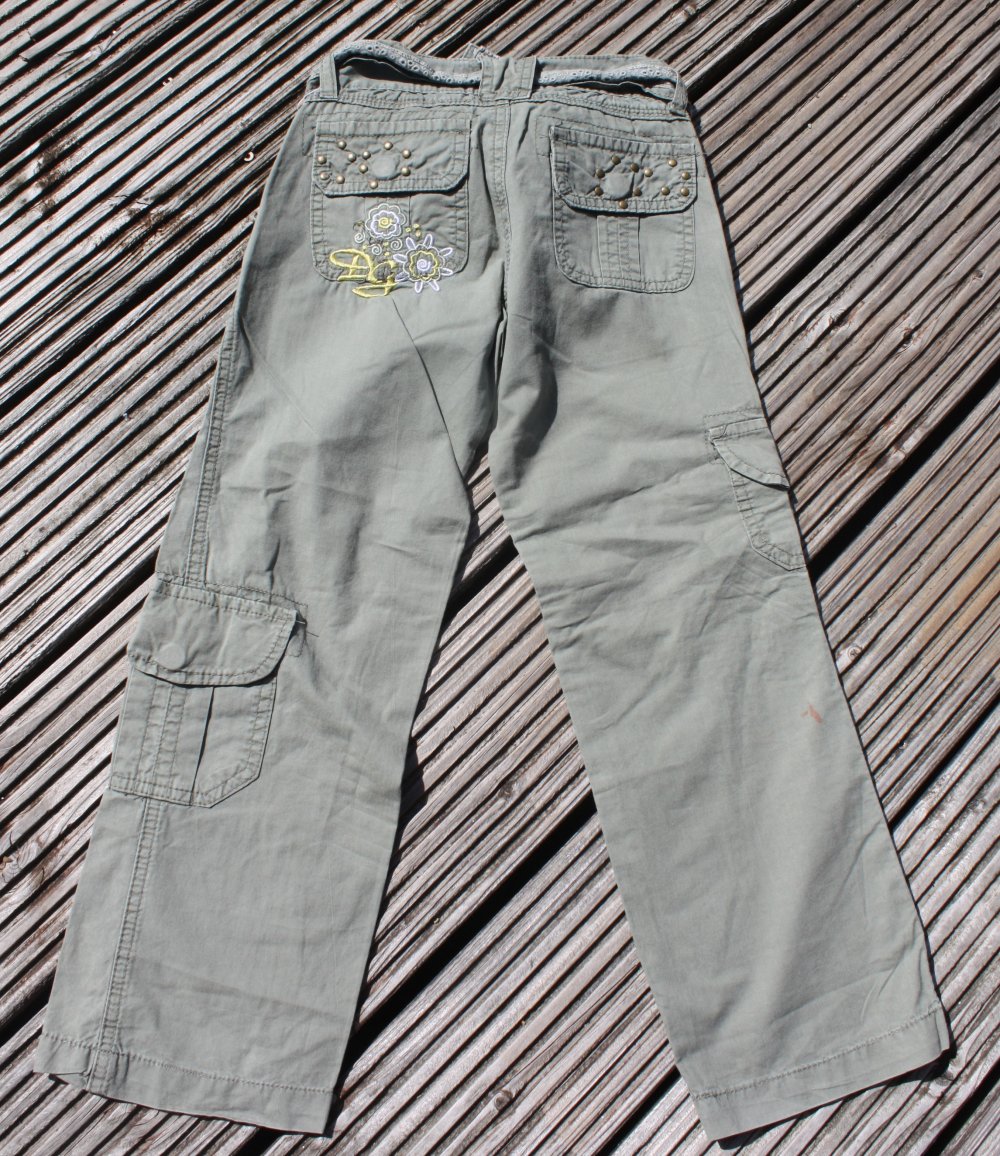 khakifarbene Baumwollstoffhose in Gr. 122 von 