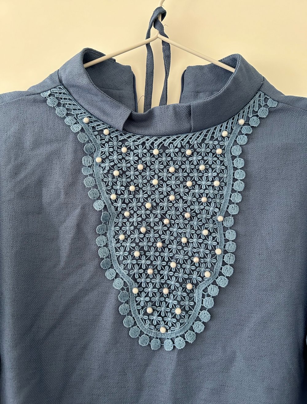 Blaues Perlen Tunika Kleid