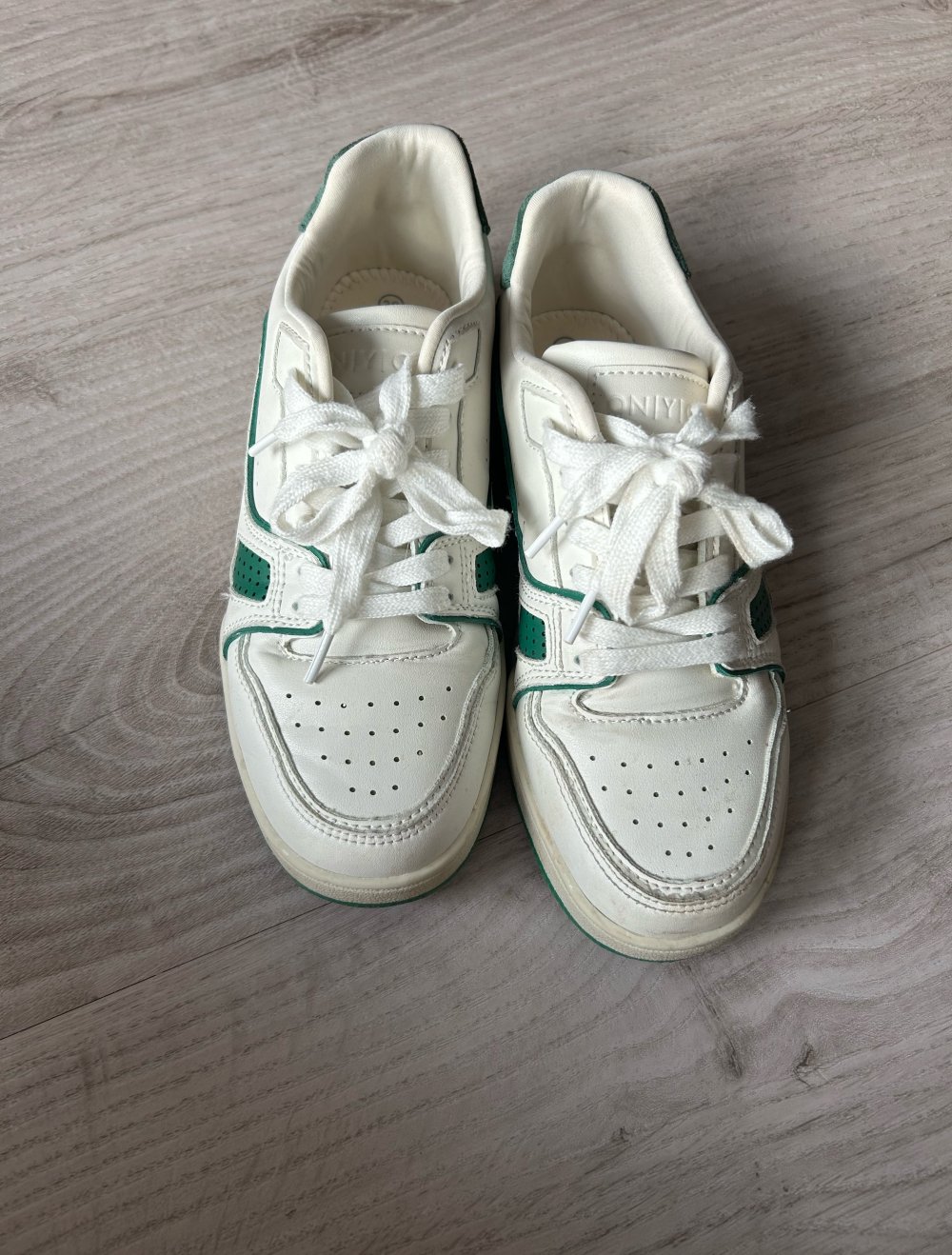 Sneaker
