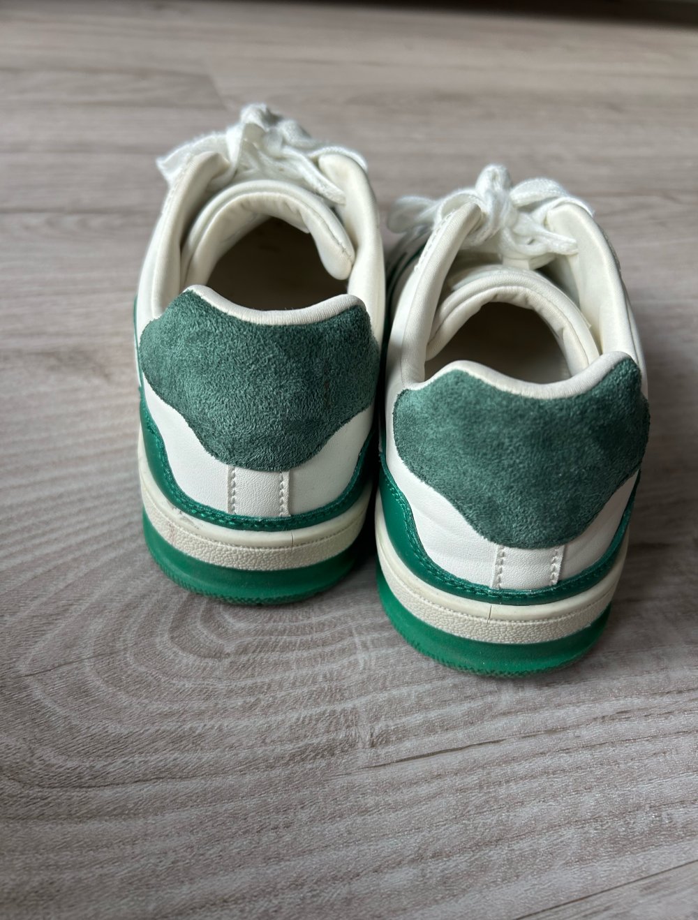 Sneaker