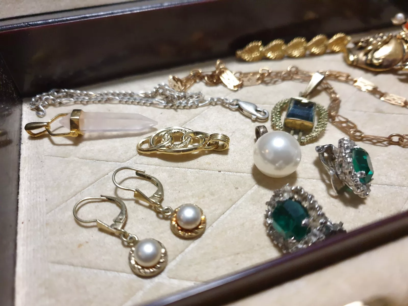 Schmuck Konvolut aus Nachlass- Erbe Schmuckkoffer- Schmuckpaket -Schmuck