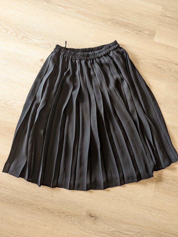 Faltenrock Gr.40 schwarz Plisseerock Business Casual Stillvoll