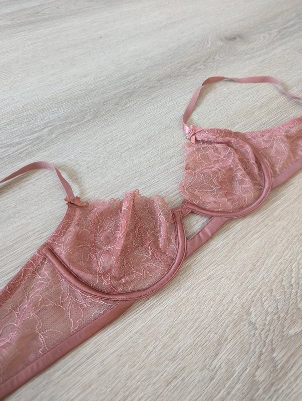 BH unwattiert mit Bügel aus Spitzen Stoff Beige Mesh gefütterte Cups