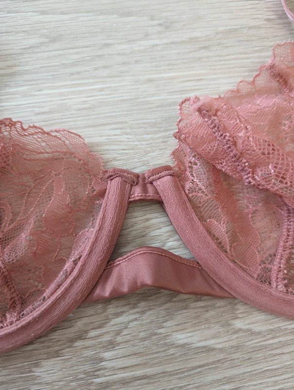 BH unwattiert mit Bügel aus Spitzen Stoff Beige Mesh gefütterte Cups