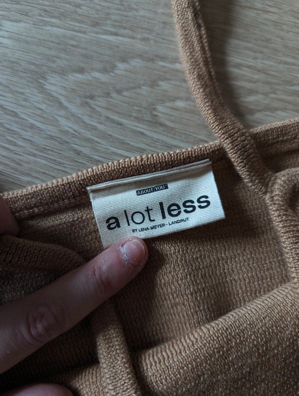 A lot less about you Crop top Feinstrick Optik 100% Wolle V-Ausschnitt 