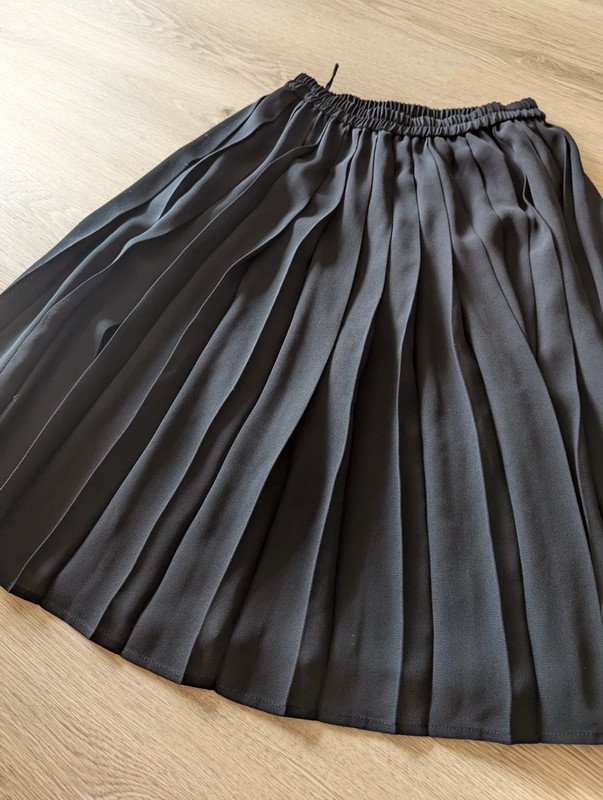 Faltenrock Gr.40 schwarz Plisseerock Business Casual Stillvoll