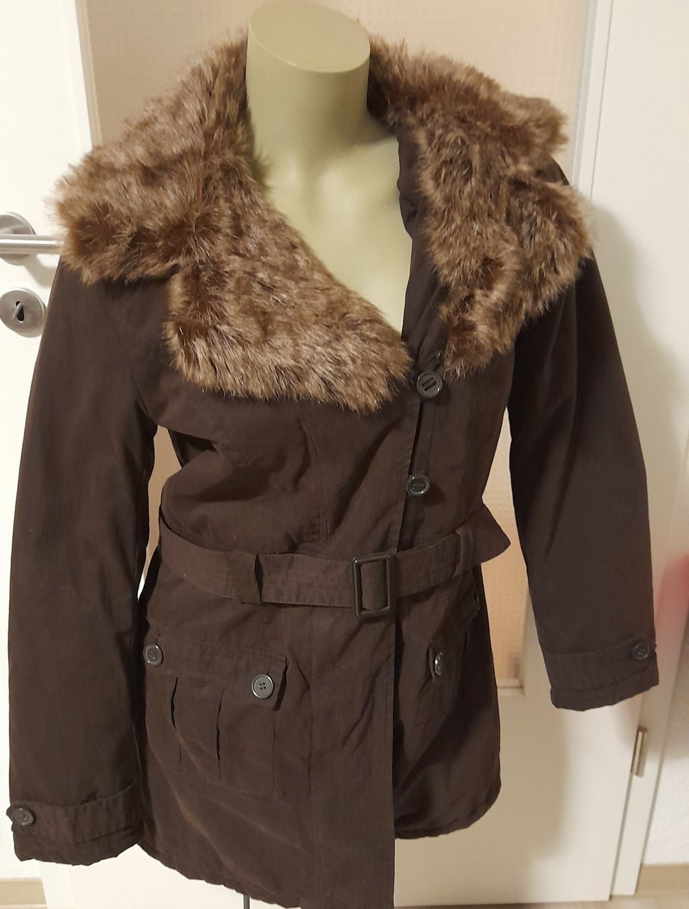Orsay Winterjacke mit Bindegürtel Gr M 38 40 Braun