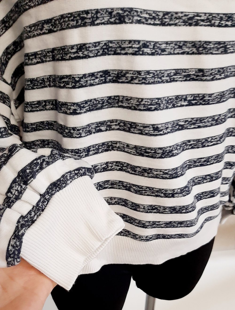 Gestreifter Pulli mit Ballonärmeln EDC XS/S