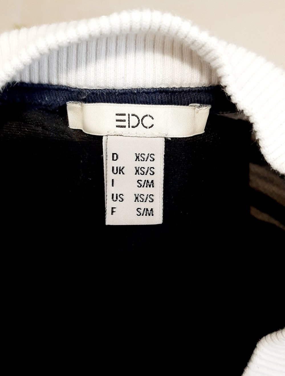 Gestreifter Pulli mit Ballonärmeln EDC XS/S